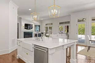 2043 Sharon Ln, Charlotte, NC 28211 - Photo 17