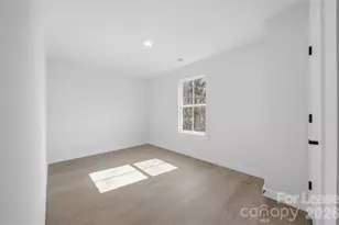 403 15th Ave SW, Hickory, NC 28602 - Photo 19