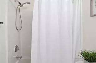 8422 Chaceview Ct, Charlotte, NC 28269 - Photo 39