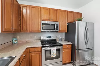 8422 Chaceview Court, Charlotte, NC 28269 - Photo 17