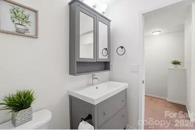 8422 Chaceview Court, Charlotte, NC 28269 - Photo 37