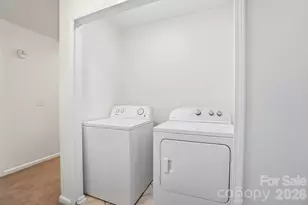 8422 Chaceview Ct, Charlotte, NC 28269 - Photo 43