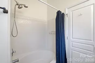 8422 Chaceview Ct, Charlotte, NC 28269 - Photo 29