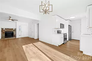 8122 Strawberry Point Dr, Charlotte, NC 28215 - Photo 9