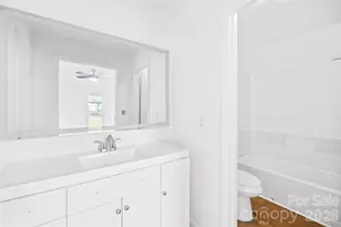 8122 Strawberry Point Dr, Charlotte, NC 28215 - Photo 15