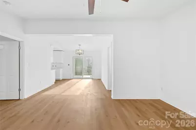 8122 Strawberry Point Drive, Charlotte, NC 28215 - Photo 5