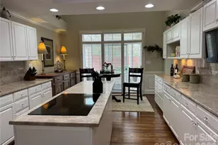 6507 Gaywind Dr, Charlotte, NC 28226 - Photo 3