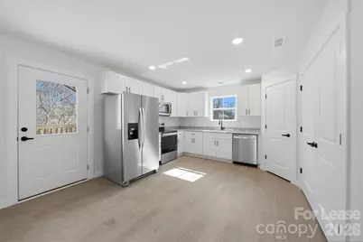 403 15th Avenue SW #B, Hickory, NC 28602 - Photo 7