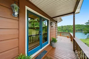 1925 Lake Acres Dr, Hickory, NC 28601 - Photo 3