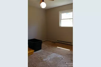 5445 Glenview Drive, Hickory, NC 28602 - Photo 17