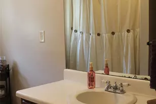 5445 Glenview Dr, Hickory, NC 28602 - Photo 11