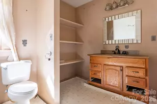 218 W 28th St, Newton, NC 28658 - Photo 5