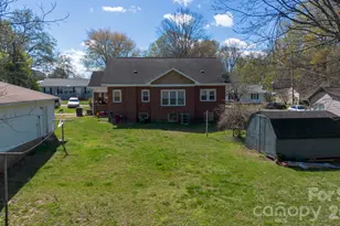 218 W 28th St, Newton, NC 28658 - Photo 3