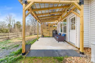 211 Howe St, Belmont, NC 28012 - Photo 33