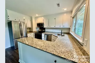 2423 Emstead Court, Charlotte, NC 28210 - Photo 5