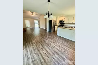 2423 Emstead Court, Charlotte, NC 28210 - Photo 3