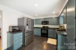 6021 Carpenter Dr, Charlotte, NC 28226 - Photo 7