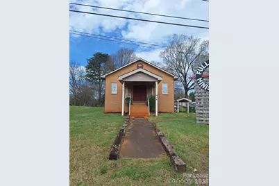 914 W Carolina Avenue, Bessemer City, NC 28016 - Photo 1