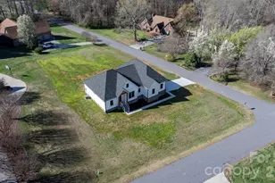 1213 Creek Side Dr, Conover, NC 28613 - Photo 47