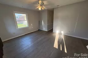 9727 Starwood Dr, Charlotte, NC 28215 - Photo 3