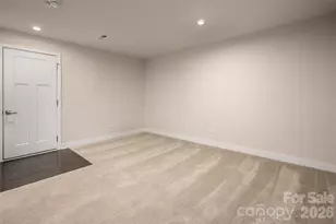 2025 Birchside Dr, Charlotte, NC 28205 - Photo 29