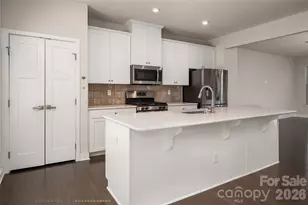 2025 Birchside Dr, Charlotte, NC 28205 - Photo 5