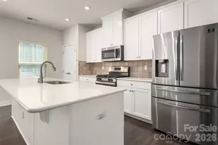 2025 Birchside Dr, Charlotte, NC 28205 - Photo 9