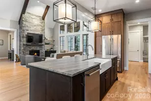 450 Barrington Dr, Asheville, NC 28803 - Photo 9