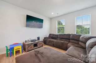 1134 Keydet Dr, Charlotte, NC 28216 - Photo 7