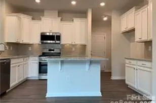 2022 Napa Valley Dr, Waxhaw, NC 28173 - Photo 7