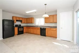 10816 Carstairs St, Charlotte, NC 28213 - Photo 9