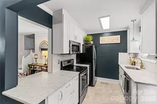 220 Wakefield Dr, Charlotte, NC 28209 - Photo 15