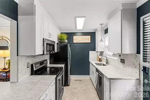 220 Wakefield Dr, Charlotte, NC 28209 - Photo 13