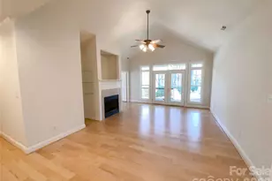 8820 Legacy Lake Ln, Charlotte, NC 28269 - Photo 3