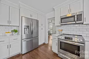 9424 Whitethorn Dr, Charlotte, NC 28277 - Photo 17