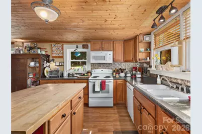 608 Evans Road, Canton, NC 28716 - Photo 11