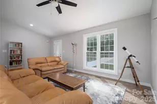 660 W 9th St, Newton, NC 28658 - Photo 11