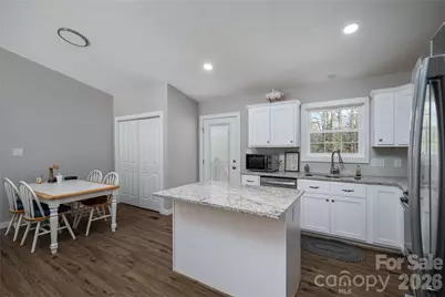 660 W 9th Street, Newton, NC 28658 - Photo 9