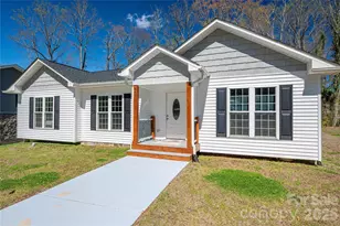 660 W 9th St, Newton, NC 28658 - Photo 1
