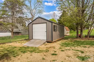 1757 Castlewood Ct, Hickory, NC 28602 - Photo 31