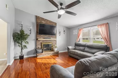 1757 Castlewood Court, Hickory, NC 28602 - Photo 3