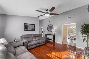 1757 Castlewood Ct, Hickory, NC 28602 - Photo 7