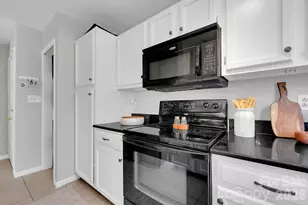 238 S Cedar St, Charlotte, NC 28202 - Photo 3