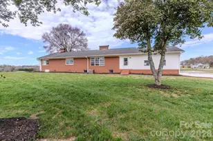 1217 Daniels Rd, Lincolnton, NC 28092 - Photo 3