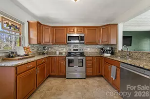 1733 Clairmont Dr, Hendersonville, NC 28791 - Photo 11