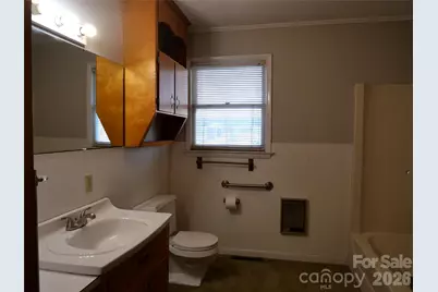 220 N Russell Street, Troy, NC 27371 - Photo 7