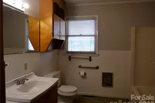 220 N Russell St, Troy, NC 27371 - Photo 7