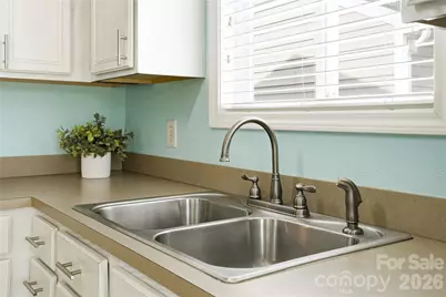 6714 Wicked Oak Lane, Charlotte, NC 28216 - Photo 11