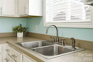 6714 Wicked Oak Ln, Charlotte, NC 28216 - Photo 11