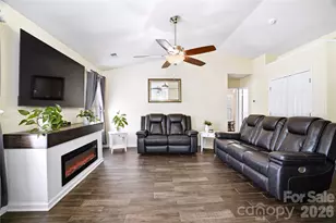 6714 Wicked Oak Ln, Charlotte, NC 28216 - Photo 5